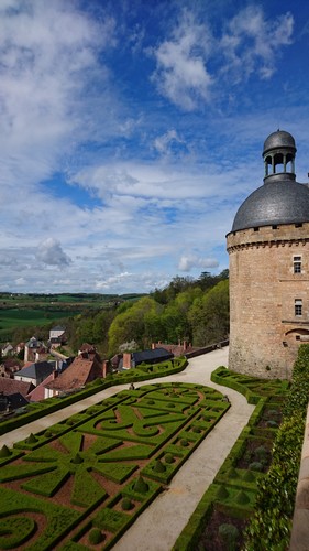 Château de Hautefort - tour - ®manoirduchambon