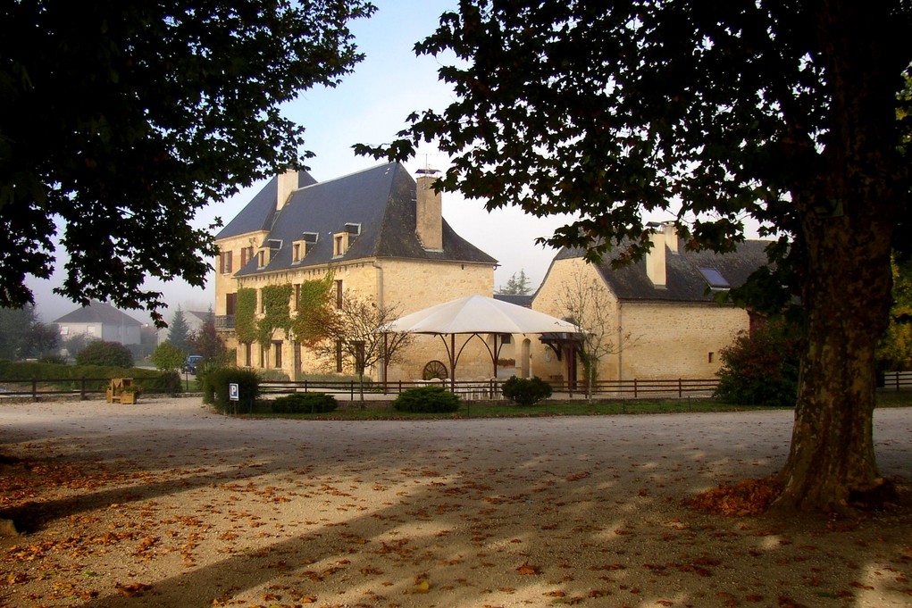 Manoir du Chambon - coté parking