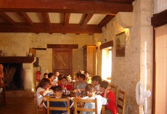 Le Manoir du Chambon - salle a manger enfants